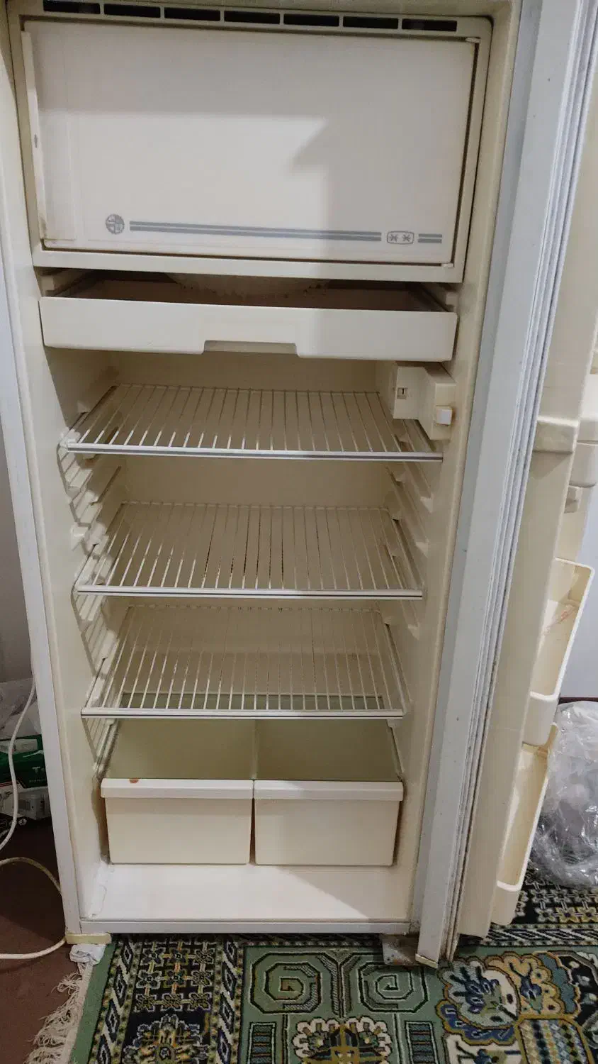 یخچال آزمایش|یخچال و فریزر|رشت, نظری|دیوار