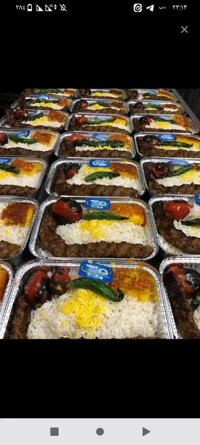 انواع غذاهای خورشتی و کبابی باقیمت مناسب|خدمات پذیرایی، مراسم|کاشان, باغ فین|دیوار