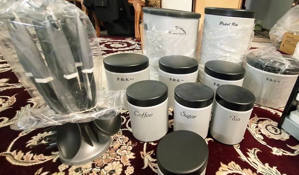 اورانوس|ظروف نگهدارنده، پلاستیکی، یک‌بارمصرف|نیشابور, امین اسلامی|دیوار