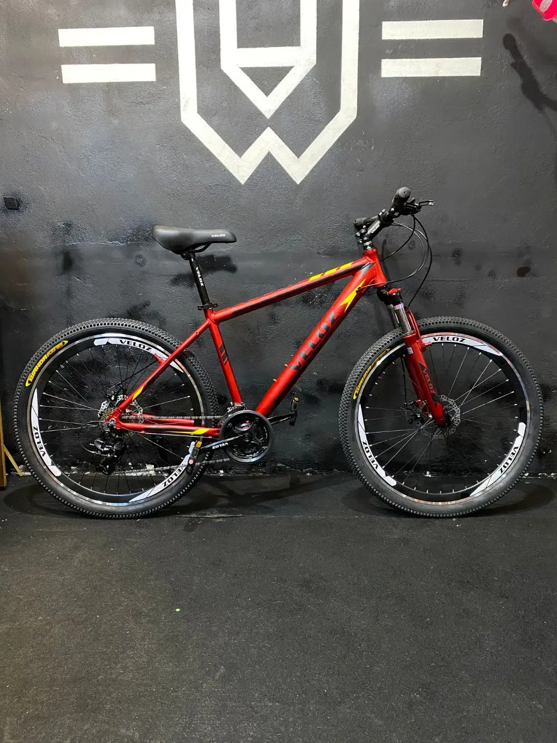 دوچرخه سایز ۲۷/۵ آلومینیم ولوز شیمانو ۲۴ دنده دیسک|دوچرخه، اسکیت، اسکوتر|رشت, باهنر|دیوار