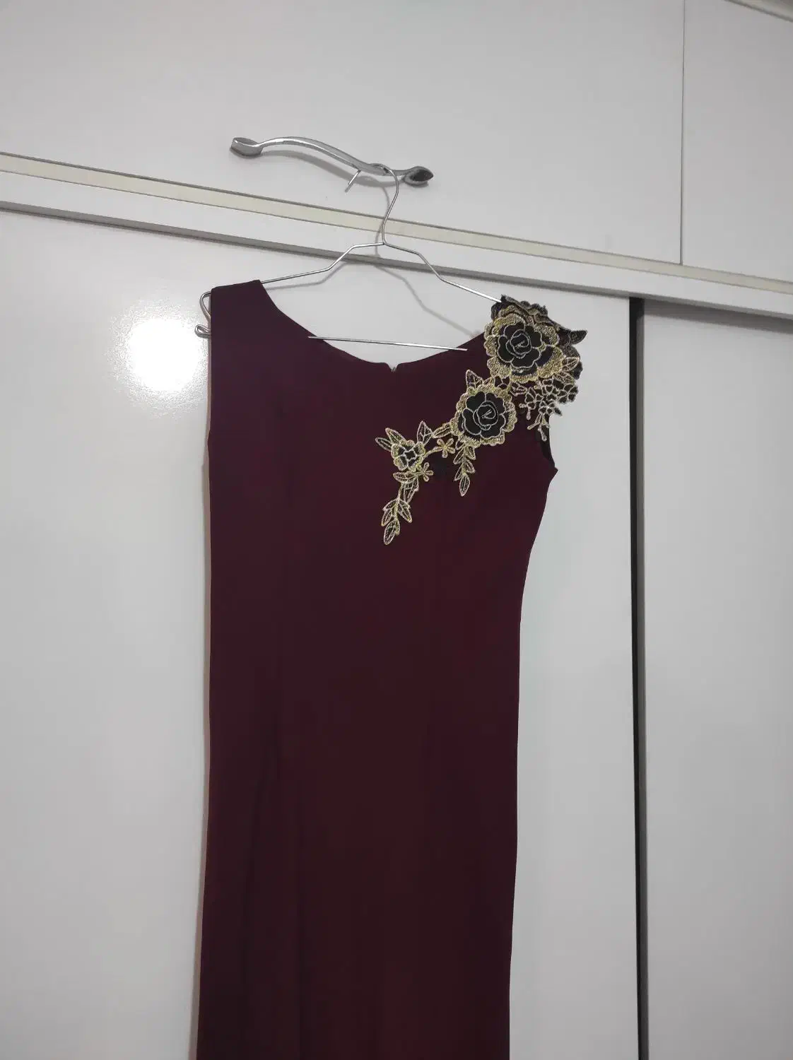 پیراهن|لباس|بندر انزلی, آذربایجان|دیوار