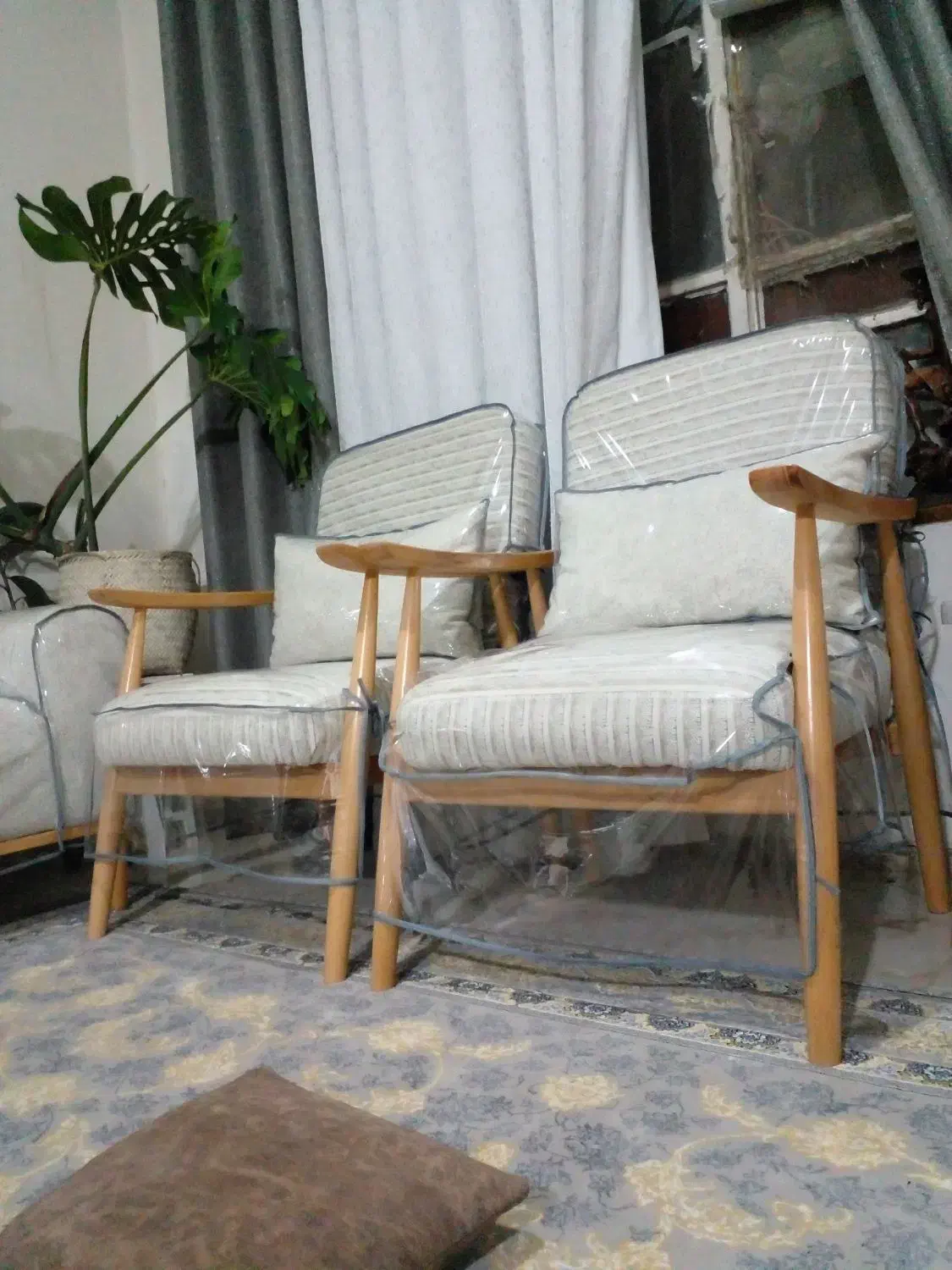 مبلمان مینمال شرکتی ۲ ماه خریدم|مبلمان خانگی و میز عسلی|شیراز, پانصد دستگاه ارتش|دیوار