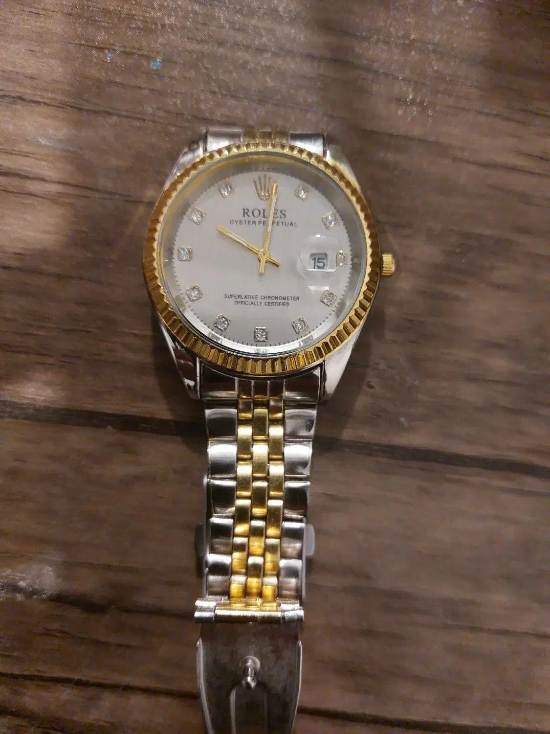 ساعت|ساعت|رباط‌کریم, رباط‌کریم|دیوار