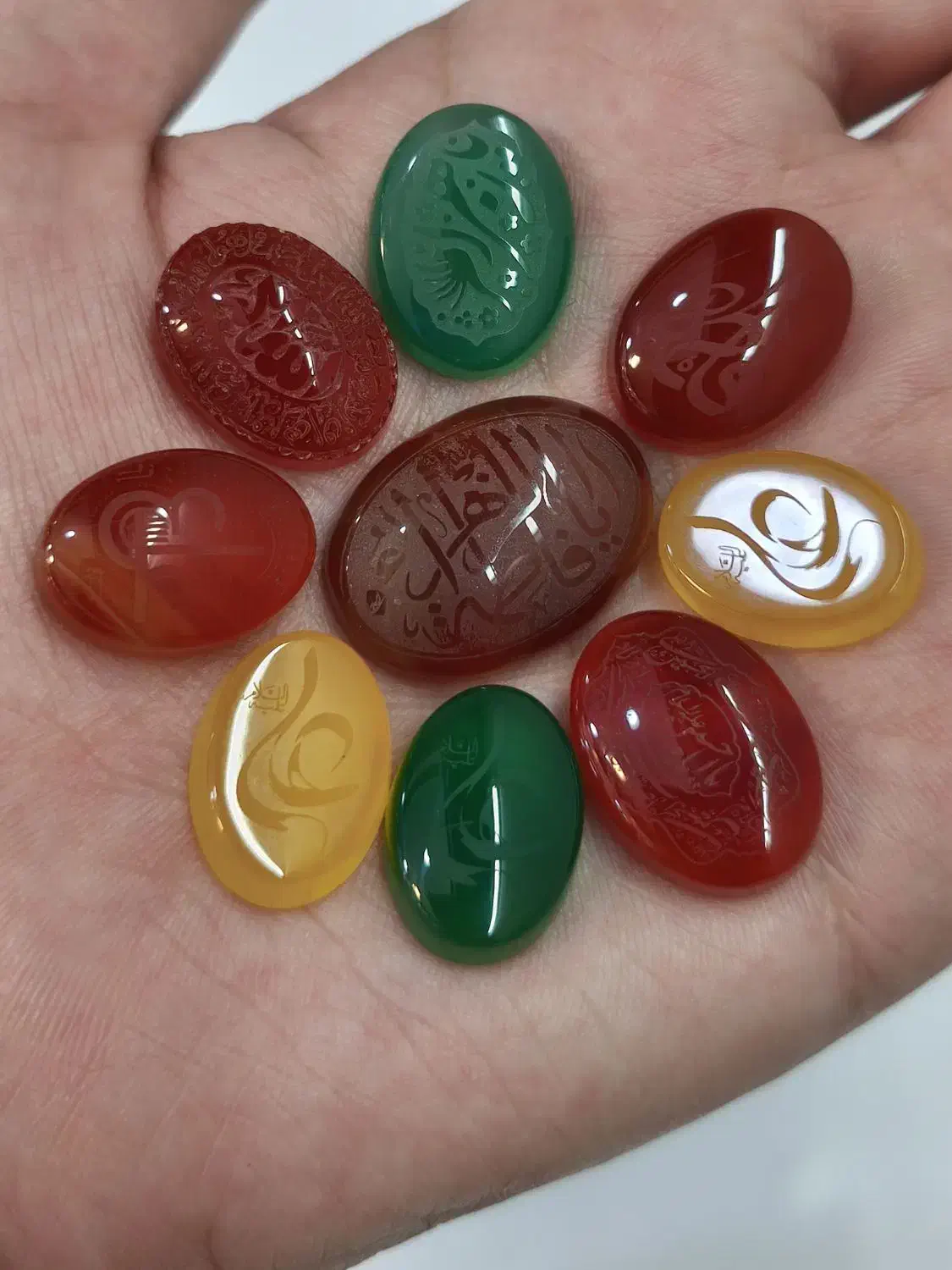 عقیق‌های خطی با حکاکی زیبا|جواهرات|قم, ارم|دیوار