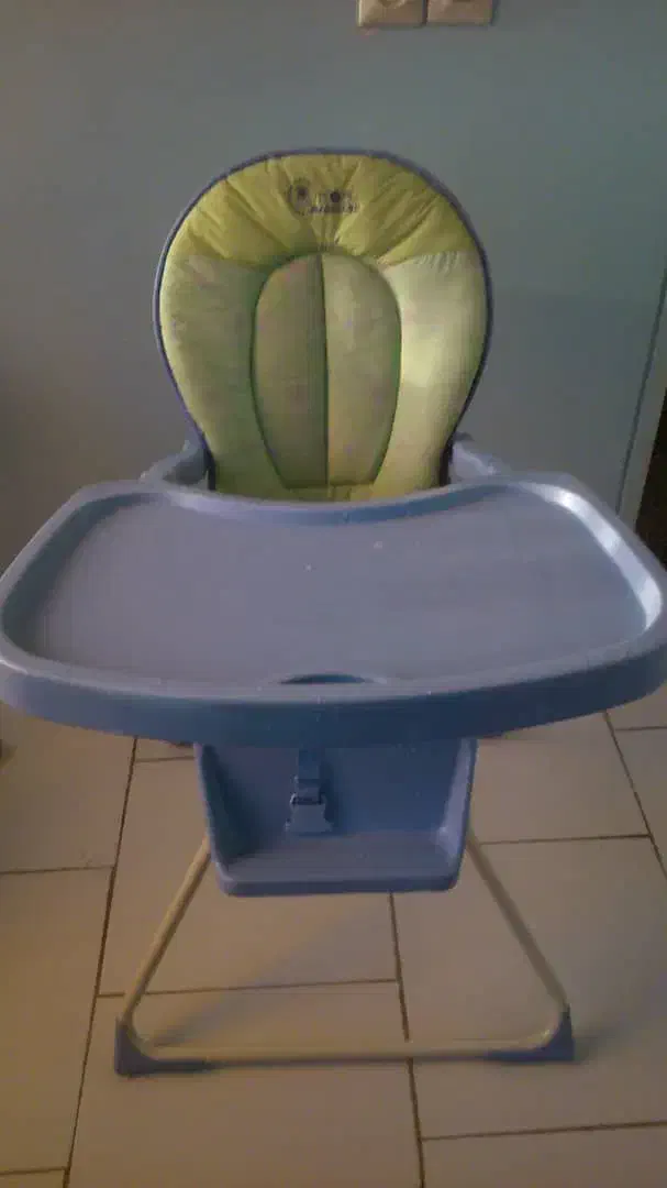 میز ناهارخوری بچه تاشو بچه ها|میز و صندلی غذاخوری|تهران, فلسطین (میدان انقلاب)|دیوار