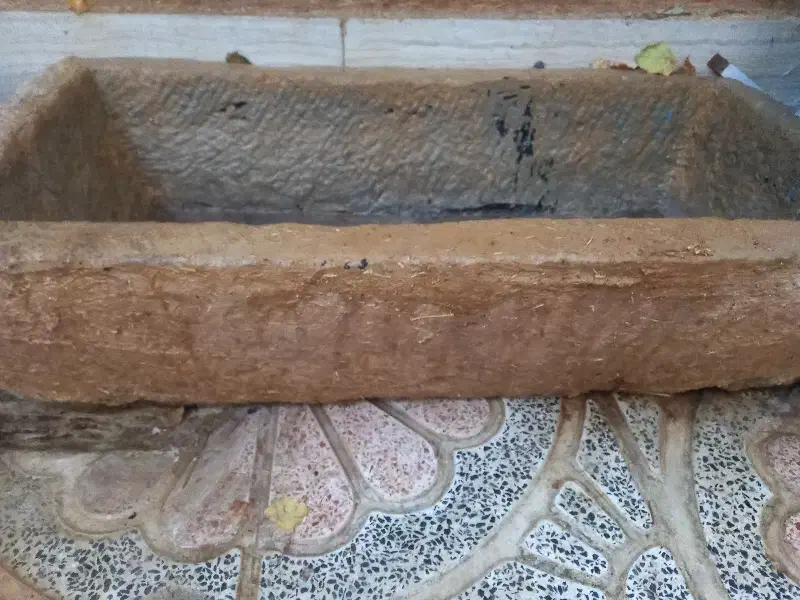 حوض سنگی قدیمی|کلکسیون اشیاء عتیقه|شهرکرد, |دیوار