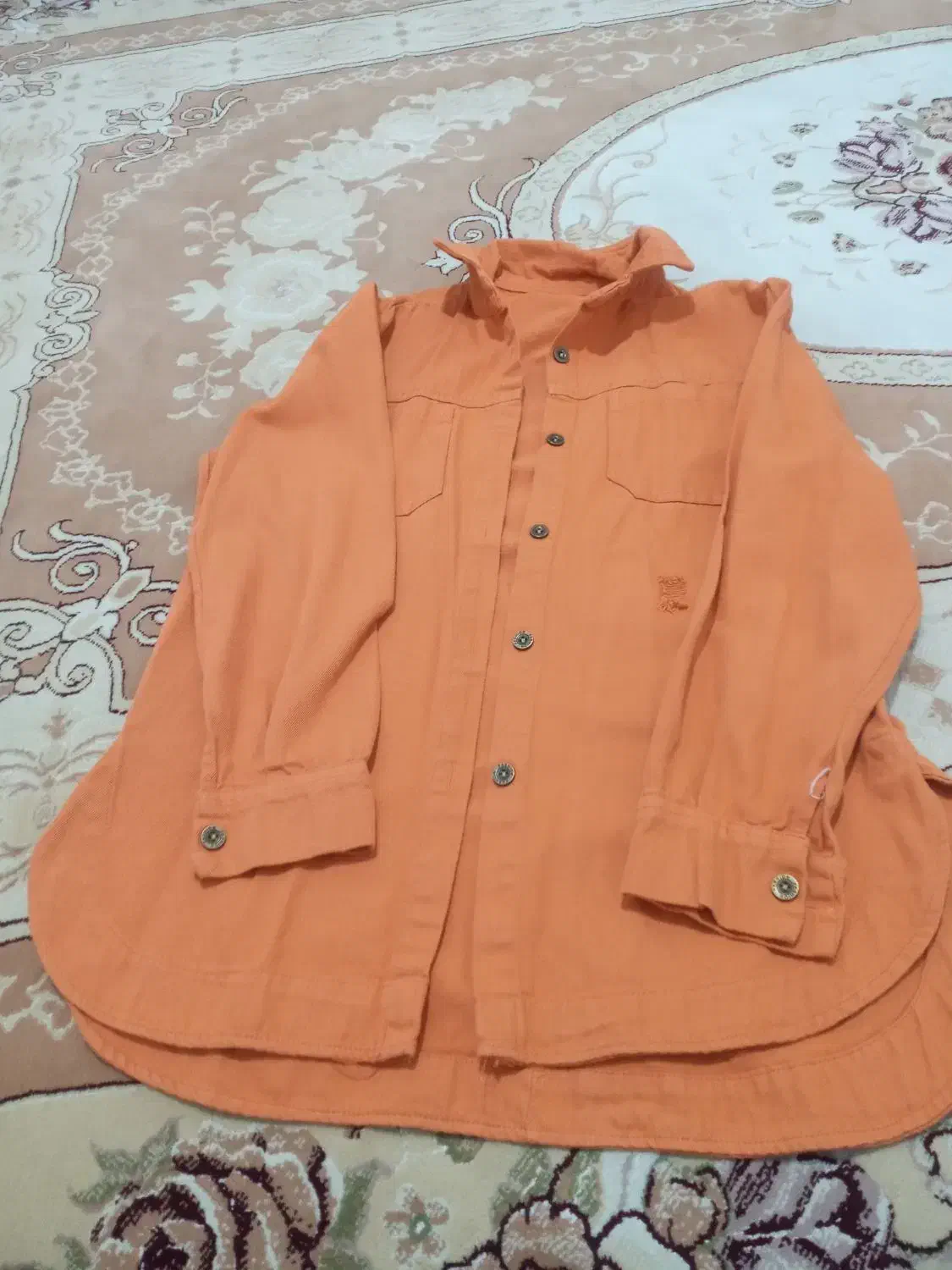 لباس|لباس|هرسین, |دیوار