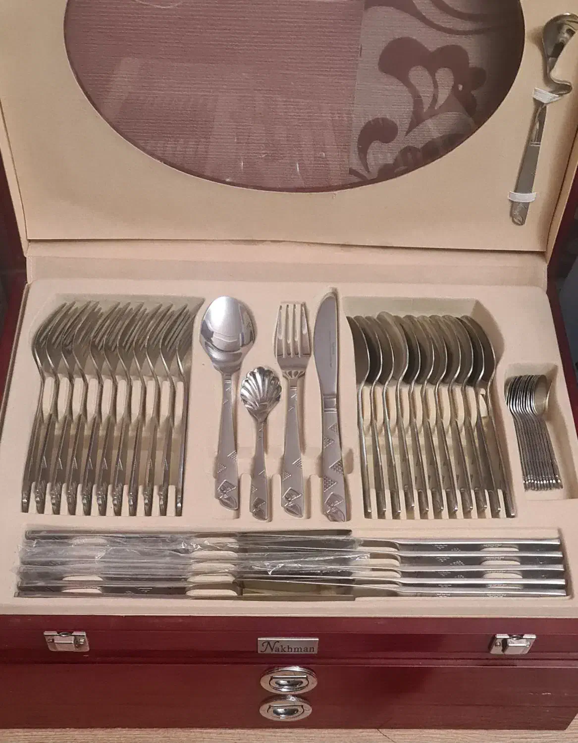 سرویس قاشق چنگال ناخمن آلمانی اصل نو ۱۲۸ تیکه|ظروف سرو و پذیرایی|اصفهان, مرداویج|دیوار