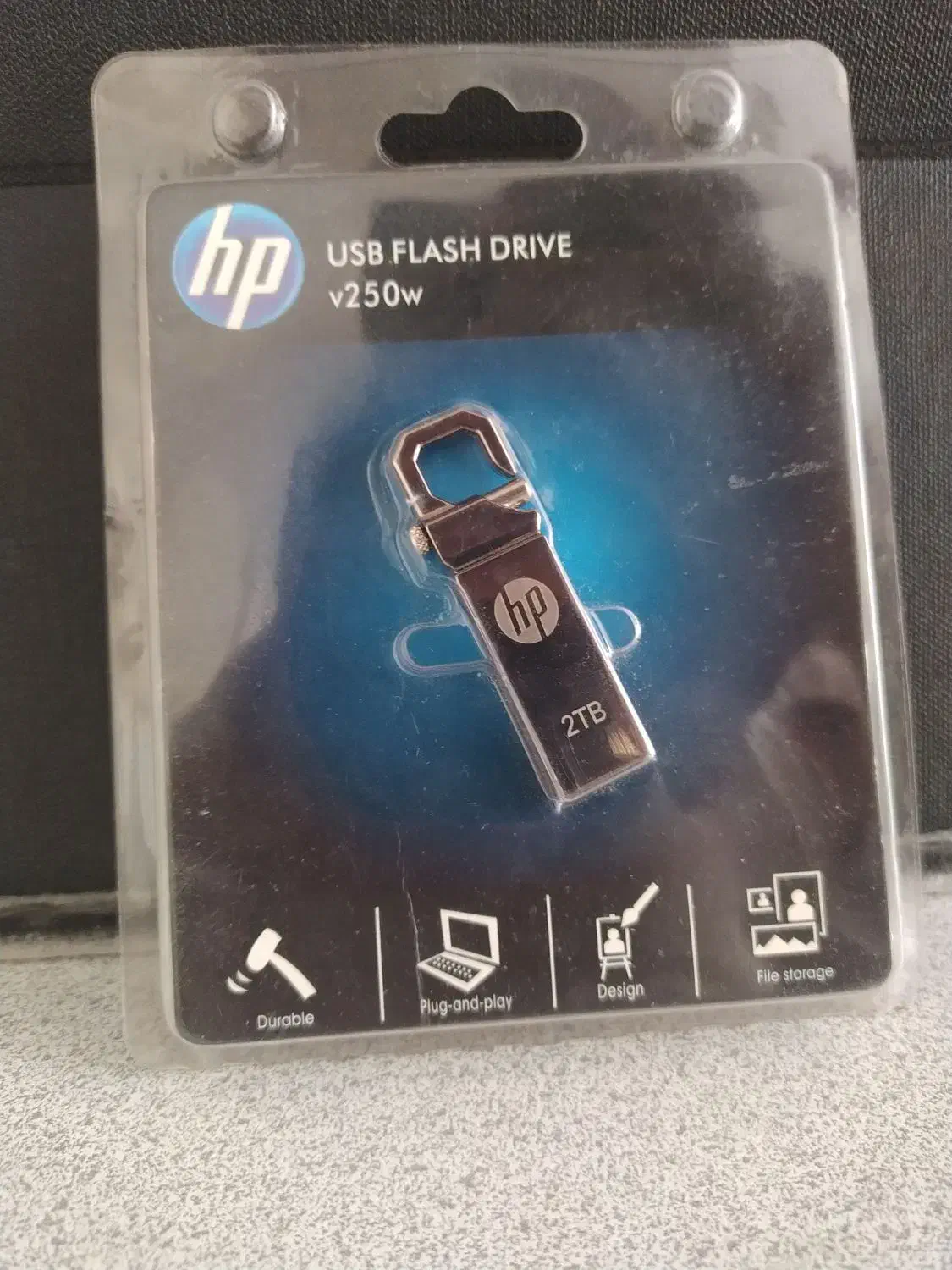فلش HP با ظرفیت ۲ترابایت (خراب)|قطعات و لوازم جانبی رایانه|اصفهان, خواجو|دیوار