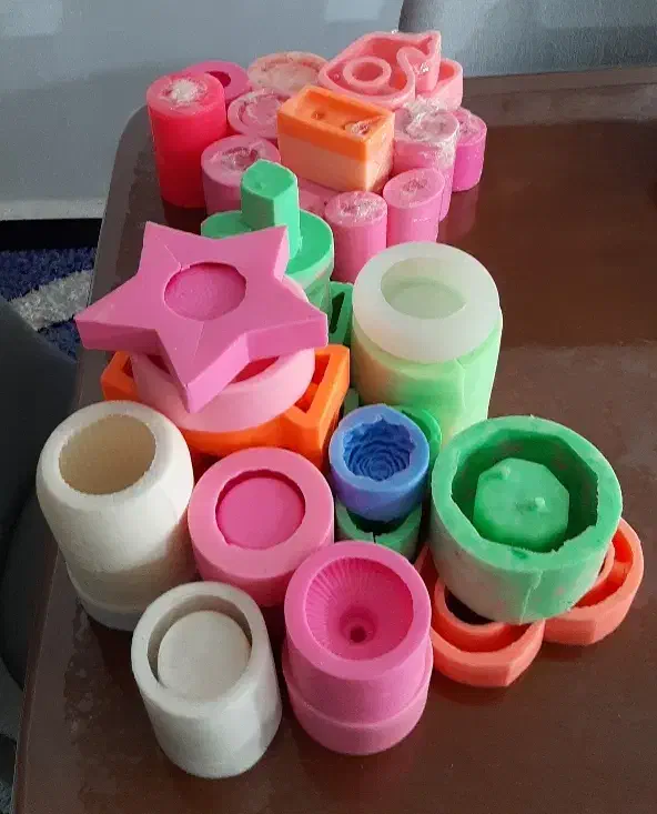 فروش تعدادی قالب سیلیکونی مناسب شمع و سنگ مصنوعی|صنایع دستی و سایر لوازم تزئینی|امیدیه, |دیوار