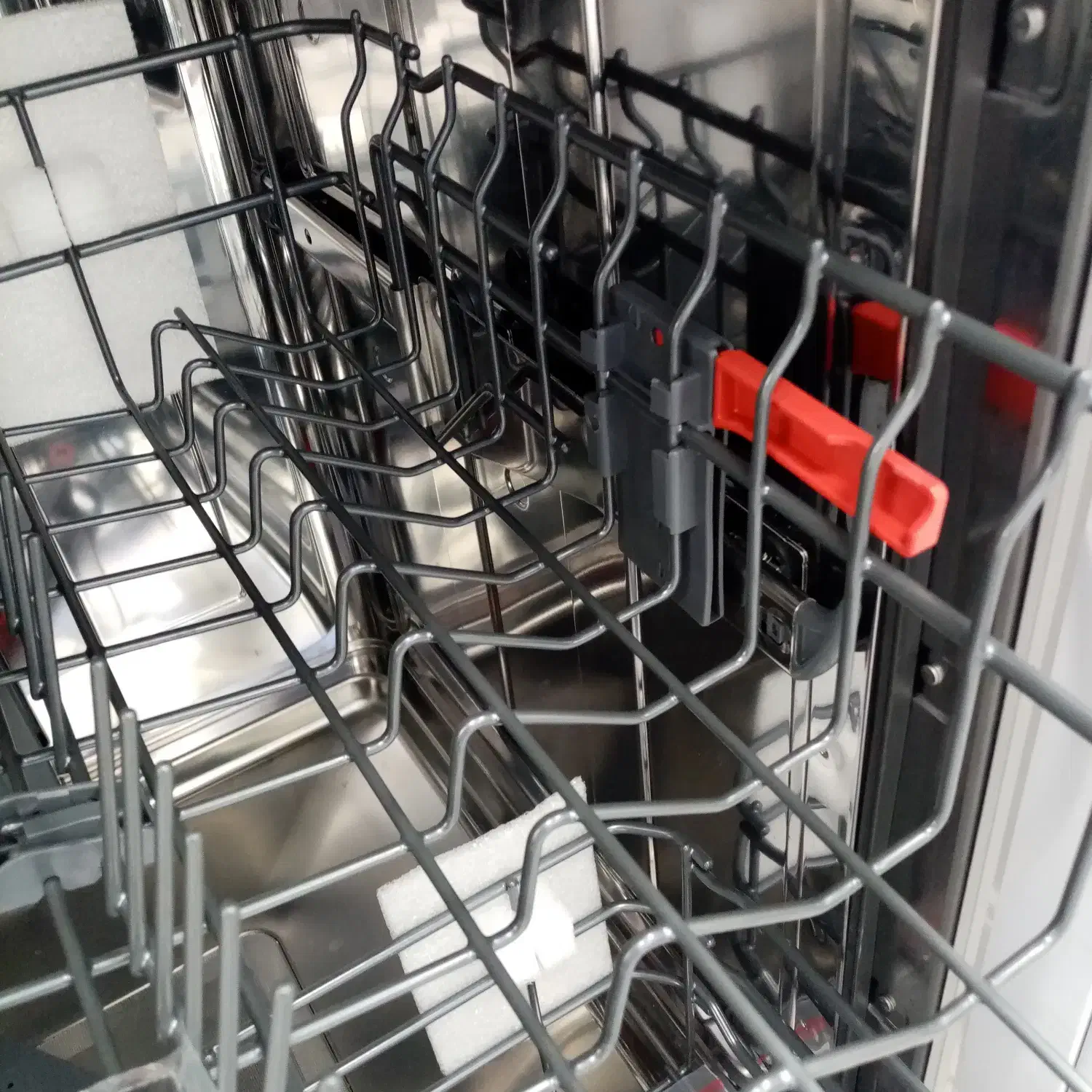 ظرفشویی هوشمند 12 نفره دوو|ماشین ظرفشویی|شاهین‌شهر, عطار|دیوار