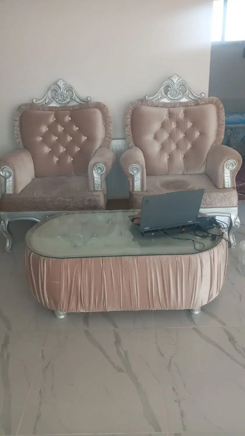 مبل راحتی در حد نو|مبلمان خانگی و میز عسلی|مرند, |دیوار