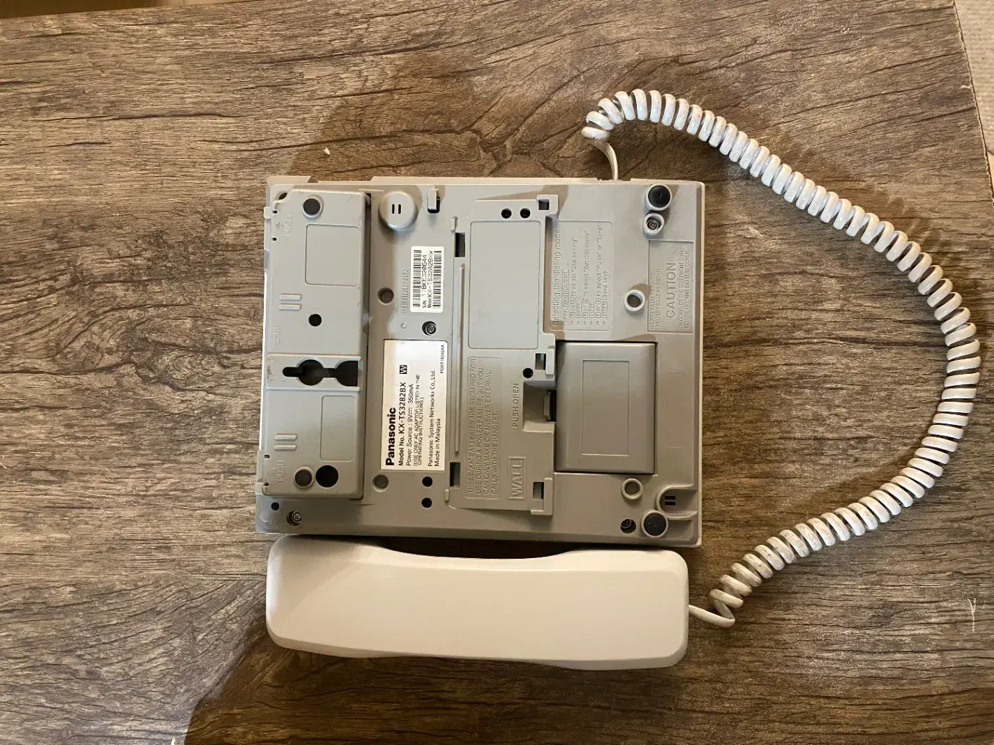 تلفن ۲ خط با سیم پاسونیک مدل kx-ts3282bx|تلفن رومیزی|لاهیجان, کوی آزادگان|دیوار