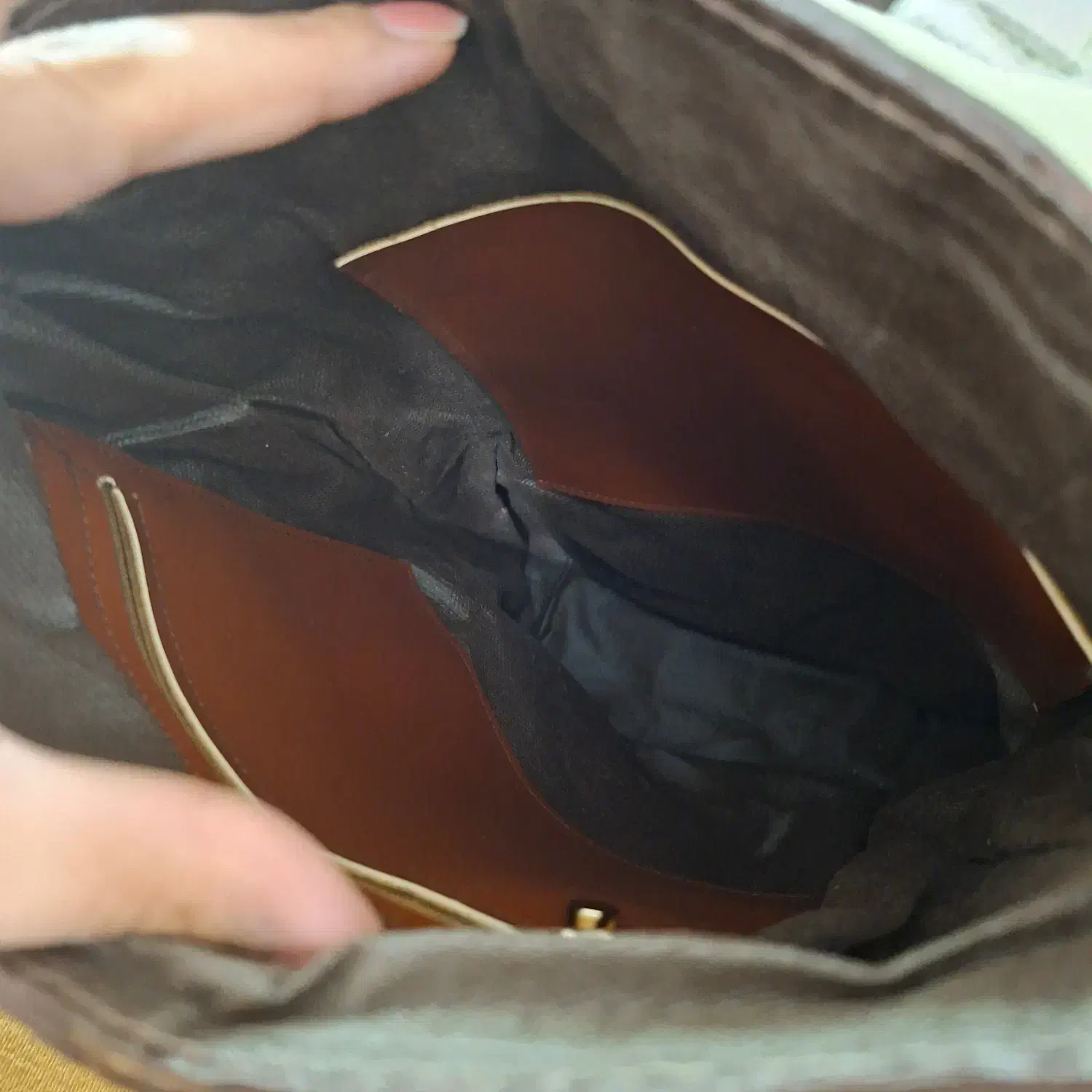 کیف چرم گاو میش دست دوخت|کیف، کفش، کمربند|قم, بکایی|دیوار