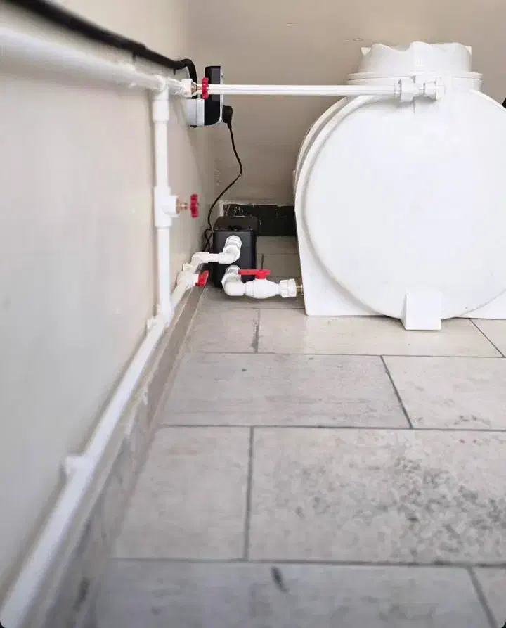 نصب پمپ ومخزن ذخیره اب|خدمات پیشه و مهارت|بومهن, |دیوار