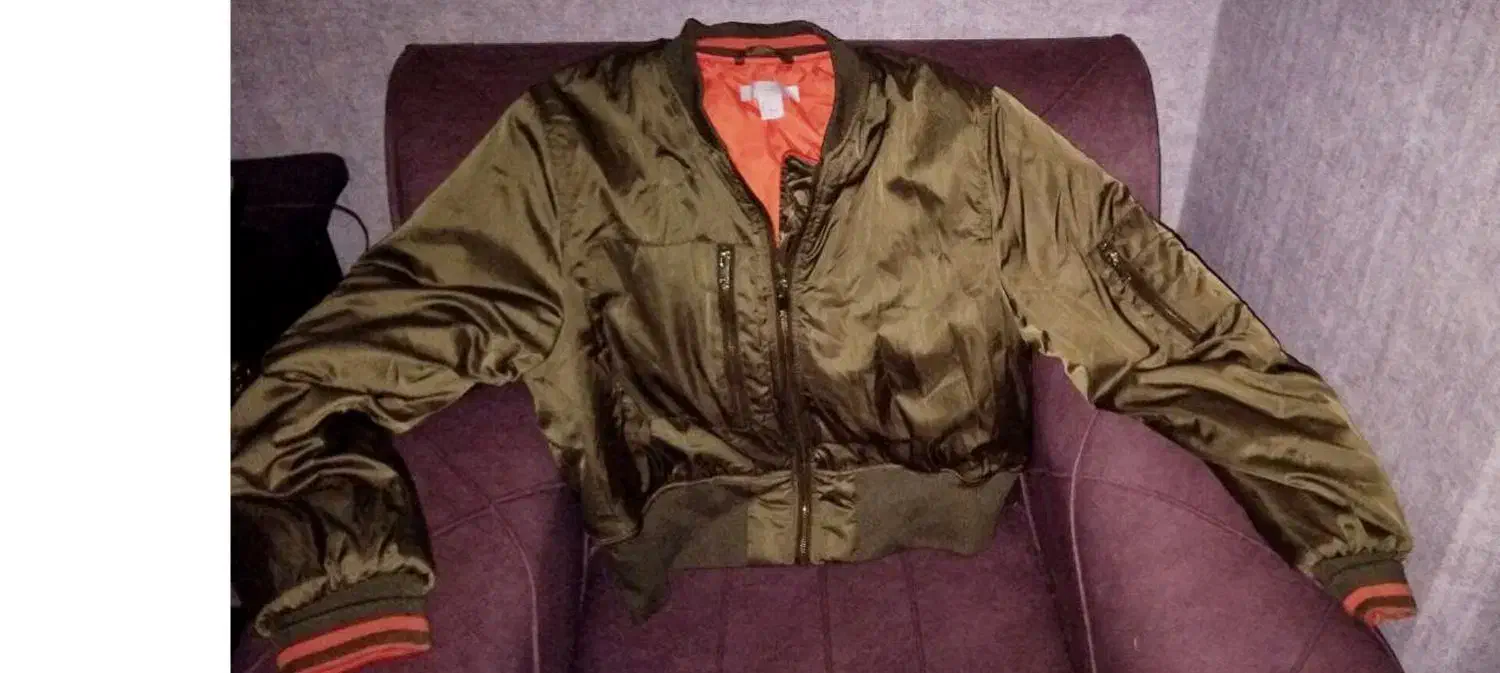 کاپشن اچ اند ام|لباس|رشت, ساغری سازان|دیوار