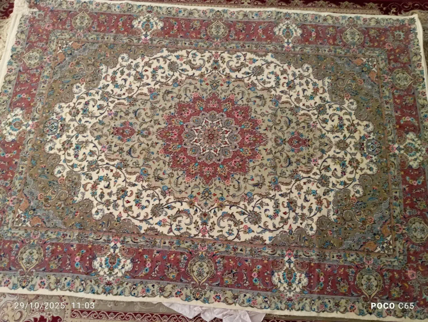 60خانه کلک و ابریشم|فرش|کاشان, فین کوچک|دیوار