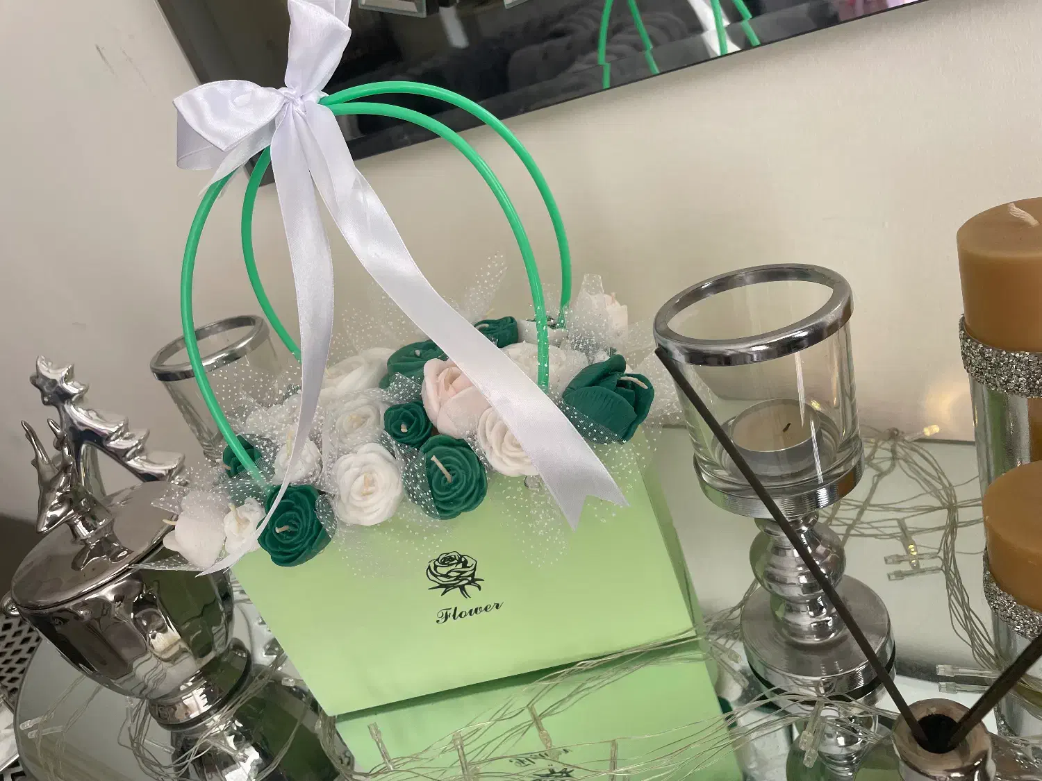 کادو ماندگار روز مادر|گل مصنوعی|اراک, |دیوار