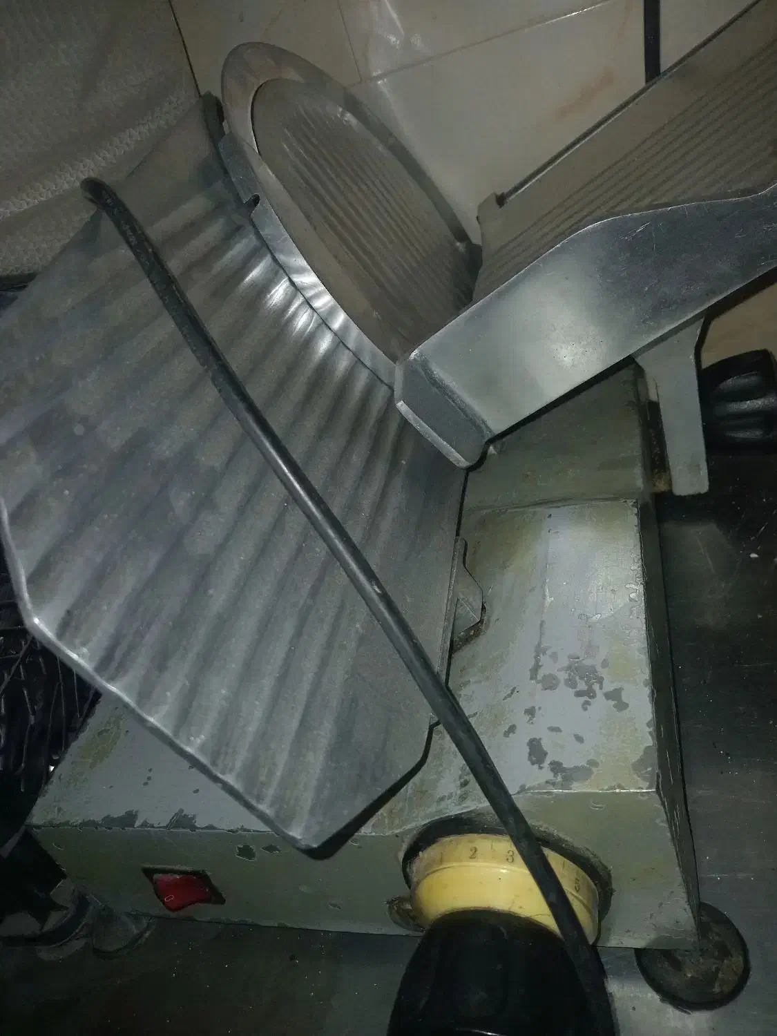 کالباس بر|فروشگاه و مغازه|رباط‌کریم, کیکاور|دیوار