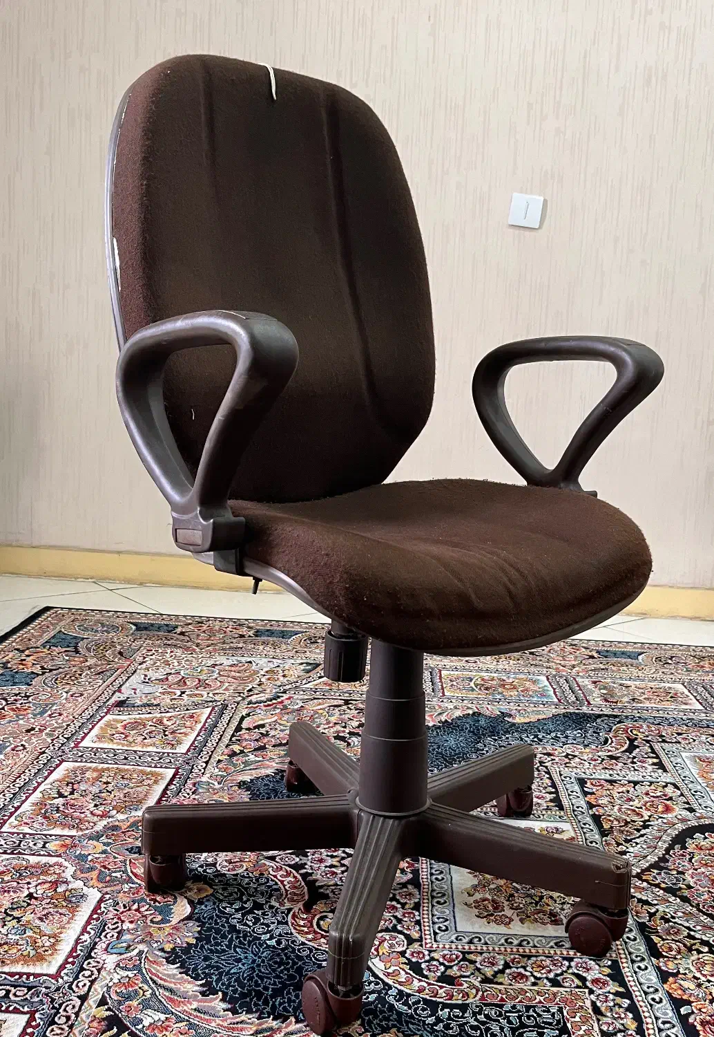 صندلی چرخ دار|مبلمان اداری|رشت, استقامت ۱|دیوار