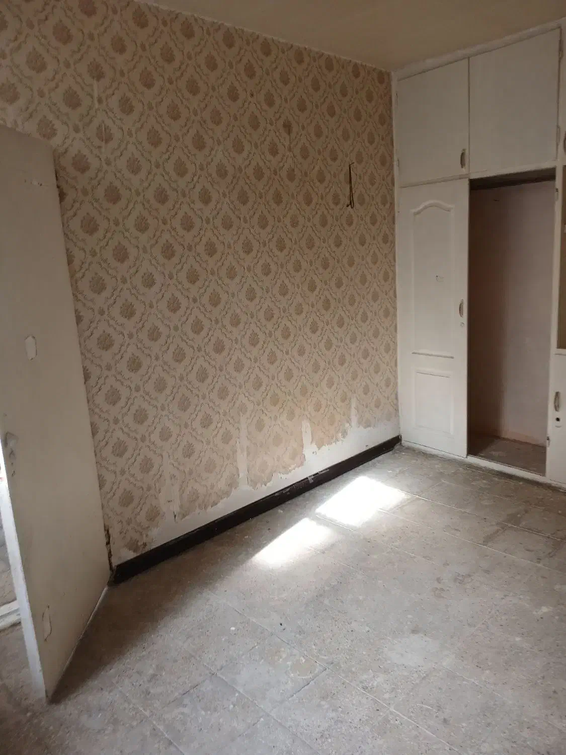 حیاط دربستی ۵۰متر ۲طبقه یک سرویس.تخلیه.