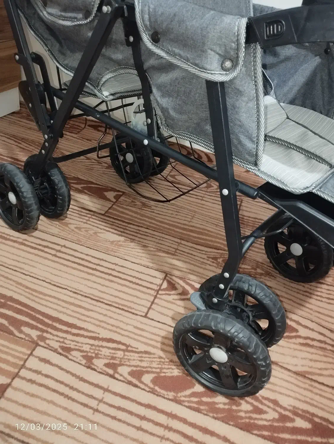 کالسکه دوقلو مارک دلیجان|کالسکه و لوازم جانبی|خمینیشهر, |دیوار