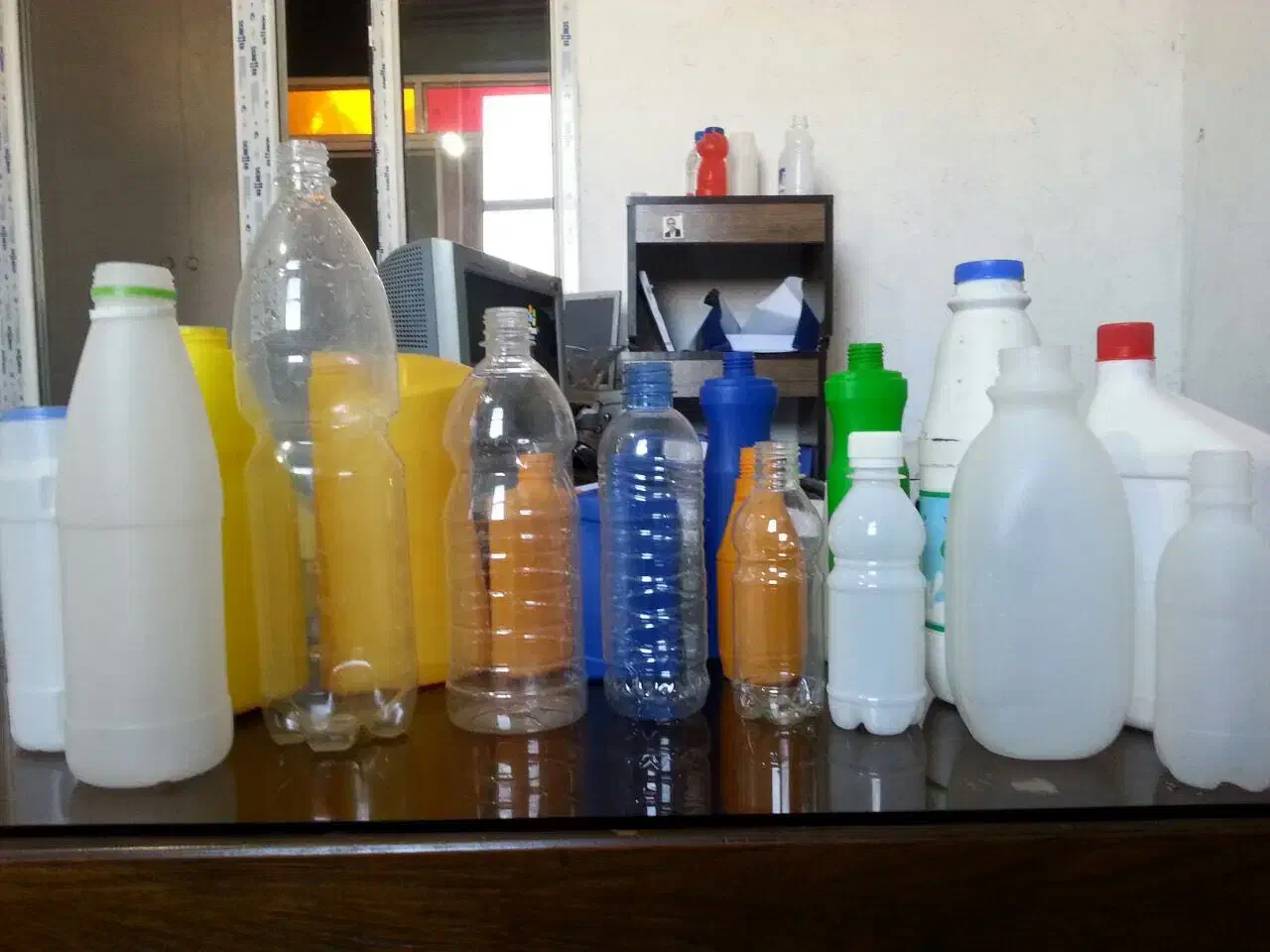 استخدام نیروی ساده و ماهر در پلاستیک سازی|استخدام صنعتی، فنی، مهندسی|صوفیان, |دیوار