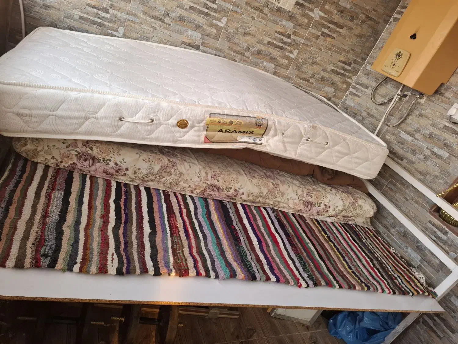 تخت وتشک ومیز|تخت و سرویس خواب|مسجد سلیمان, |دیوار