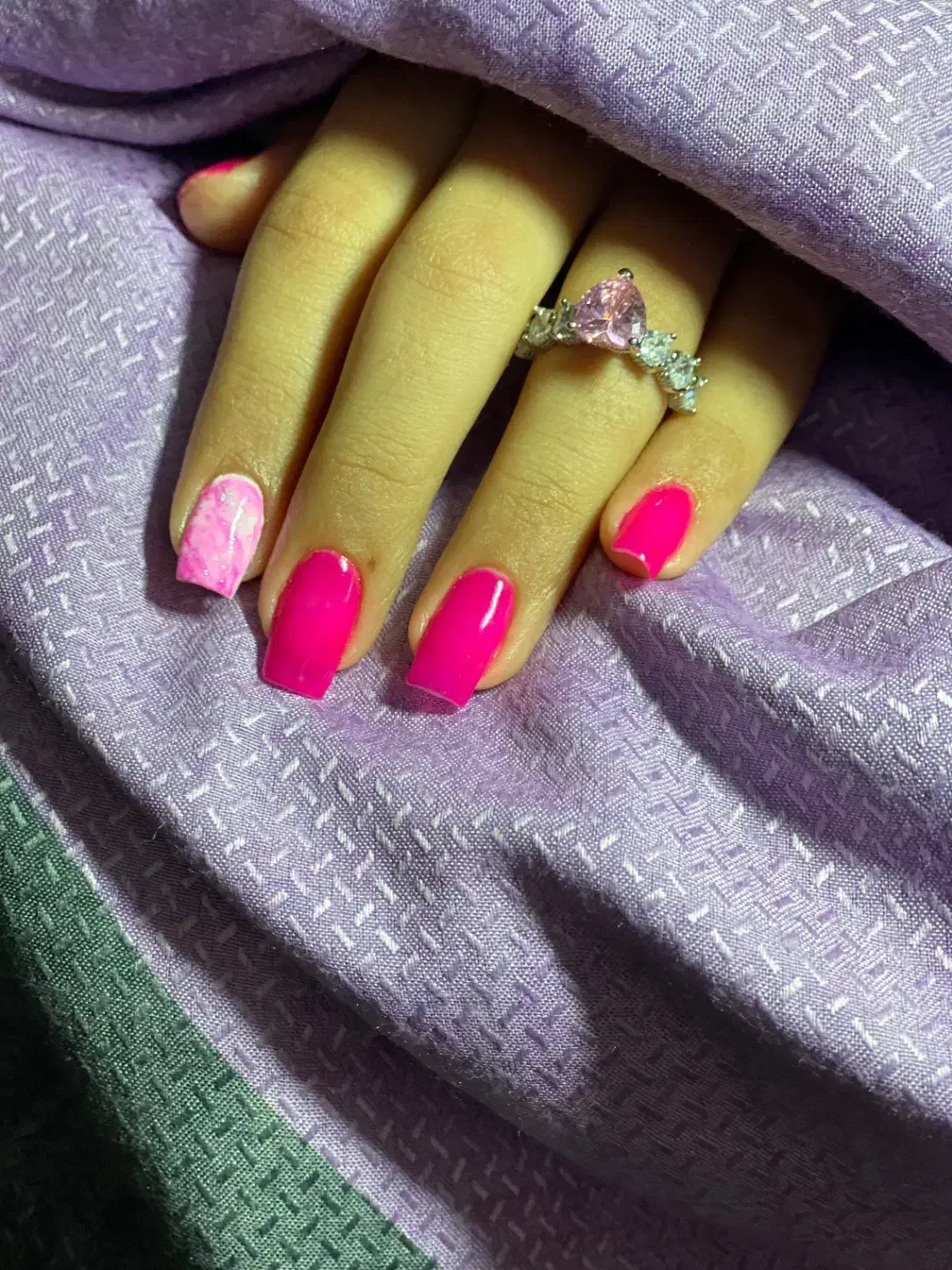 کاشت ناخن|خدمات آرایشگری و زیبایی|مشهد, میعاد (شهرک غرب)|دیوار