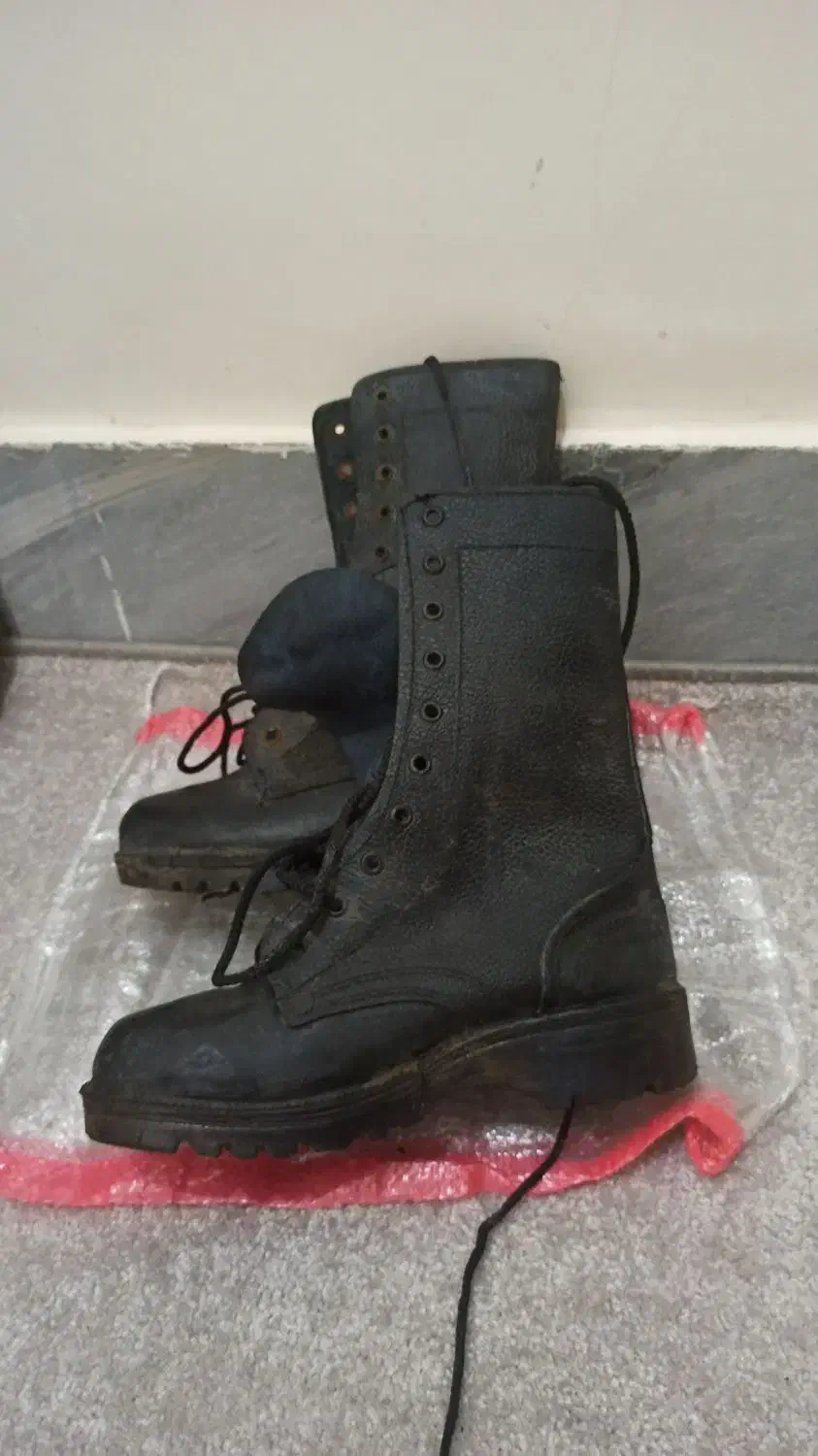 پوتین سربازی|کیف، کفش، کمربند|اهر, |دیوار