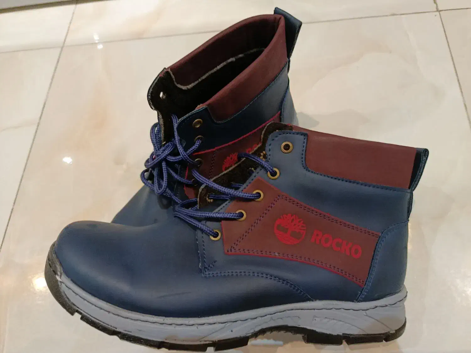 نیم بوت|کیف، کفش، کمربند|کاشان, معلم|دیوار