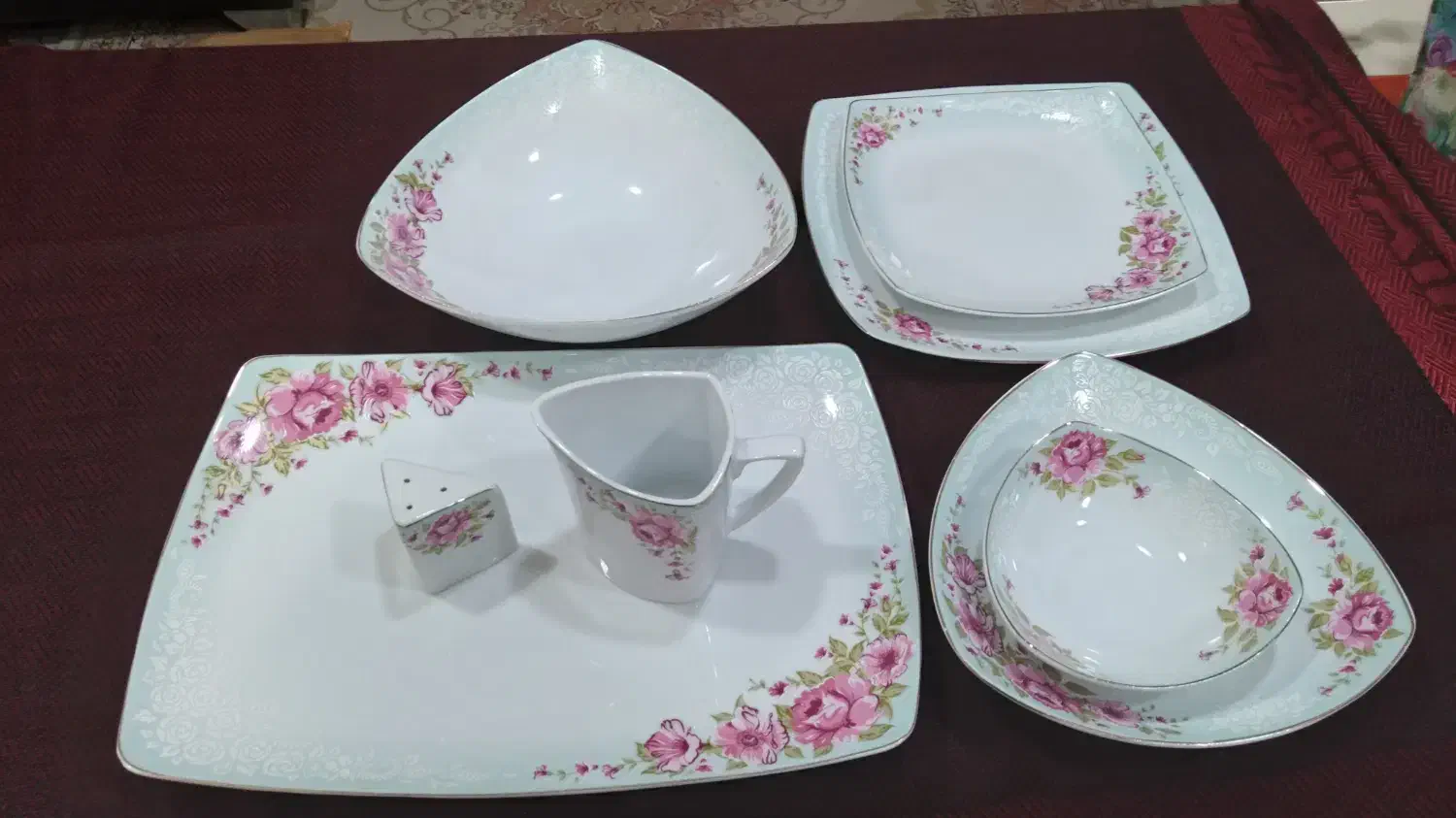 سرویس چینی پردیس ۵۶ پارچه|ظروف سرو و پذیرایی|رشت, لاکانی|دیوار