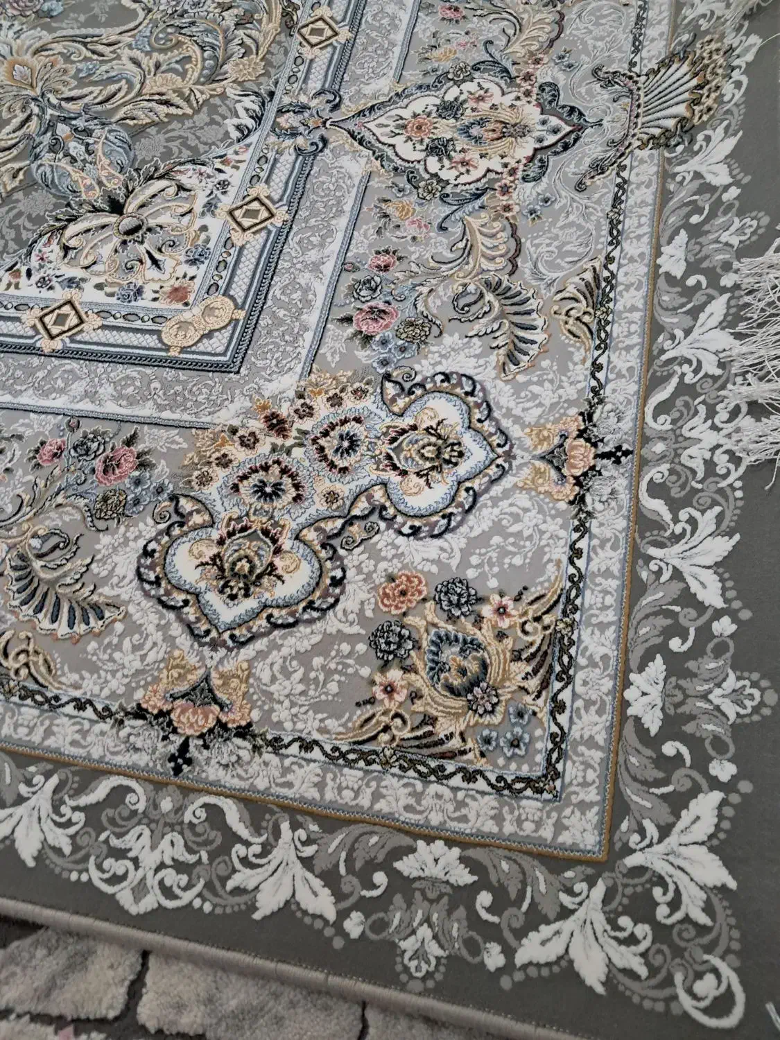 فرش ۹ متری ۱۵۰۰ شانه برجسته|فرش|مریوان, |دیوار