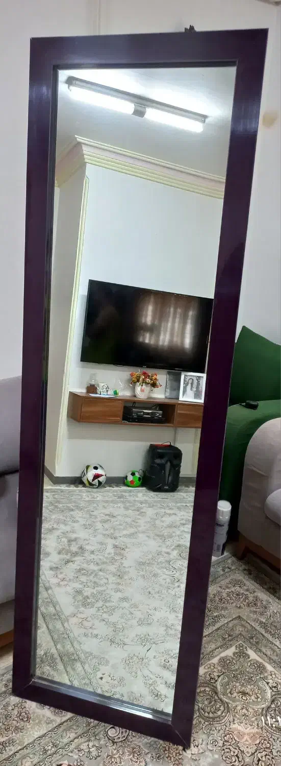 آینه قدی|آینه|رشت, کوی جام جم|دیوار