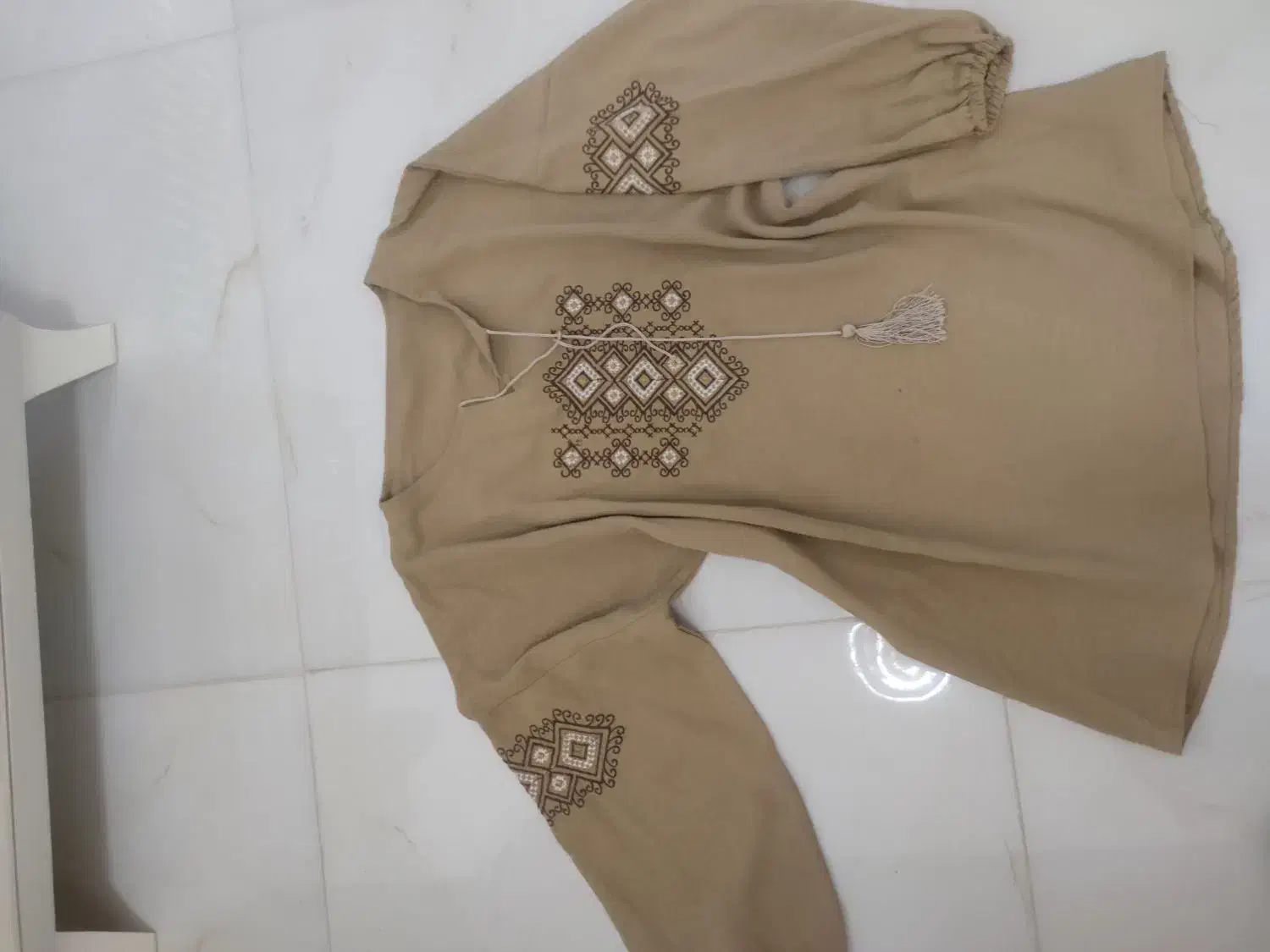 مانتو|لباس|رشت, حمیدیان|دیوار