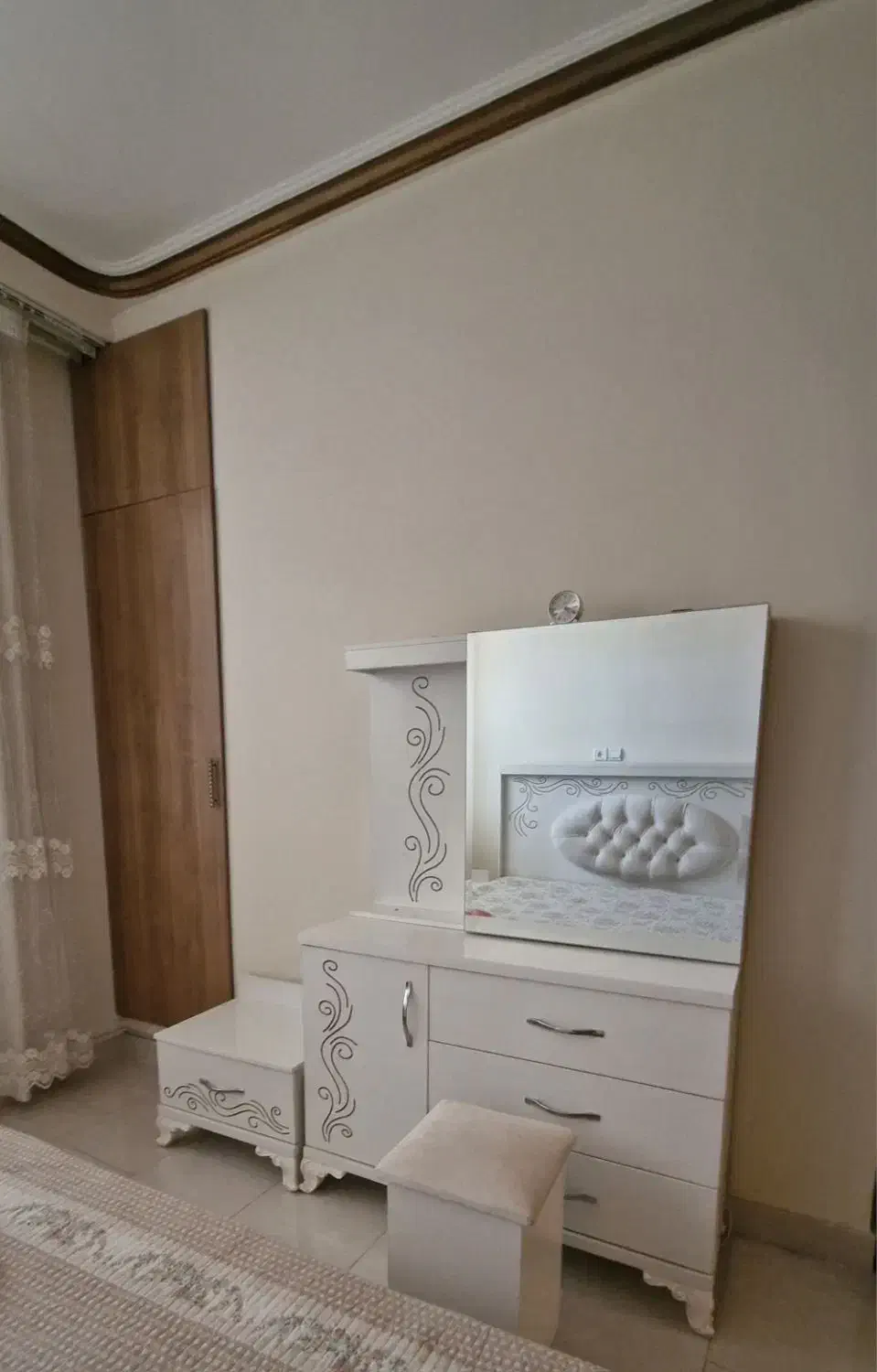 سرویس خواب ۲نفره در حدنو با ۱تشک به عنوان اشانتیون|تخت و سرویس خواب|شبستر, |دیوار