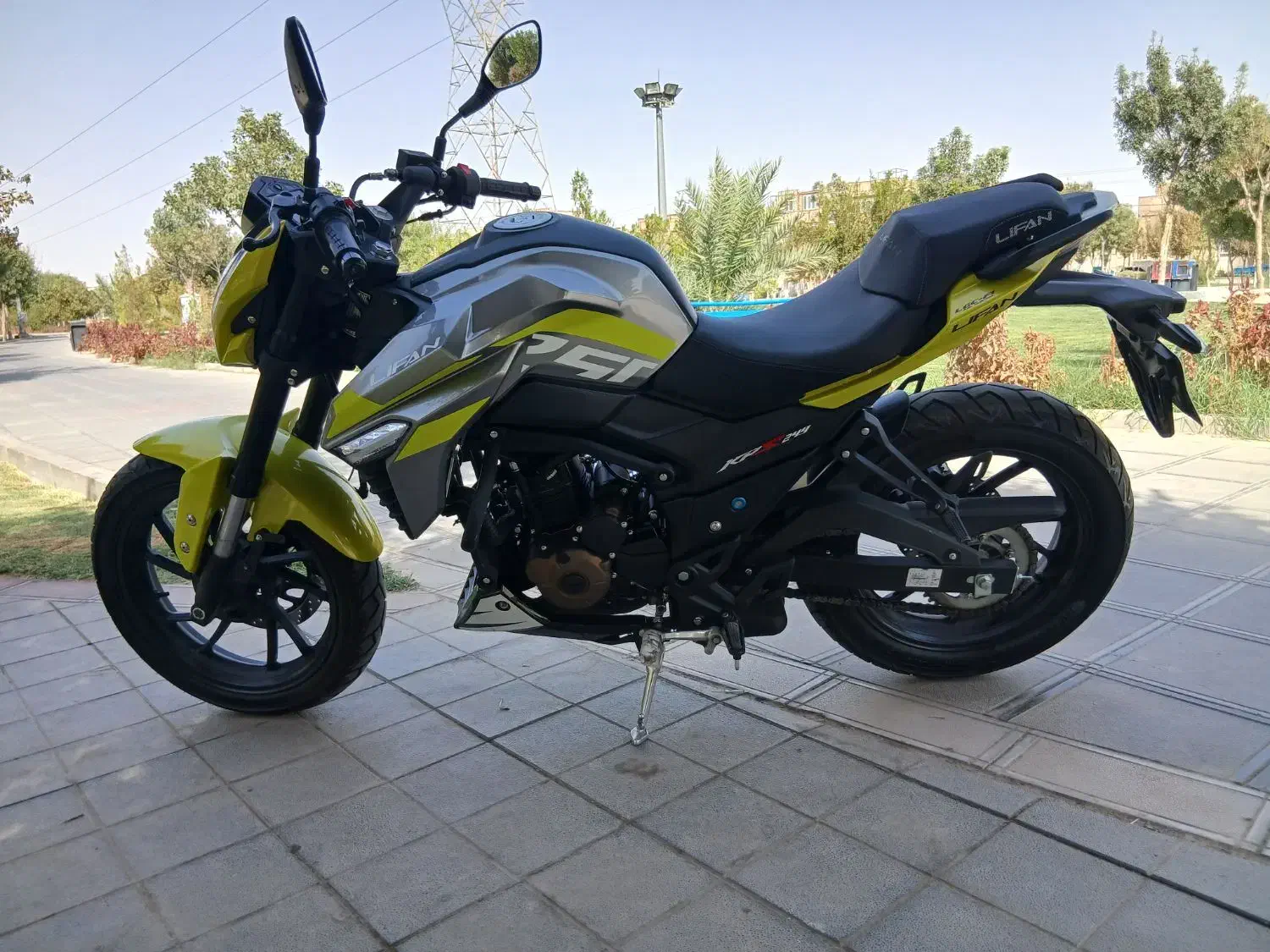 موتور لیفان ۲۵۰سی سی مشابه صفر نو|موتورسیکلت|قم, قلعه کامکار|دیوار