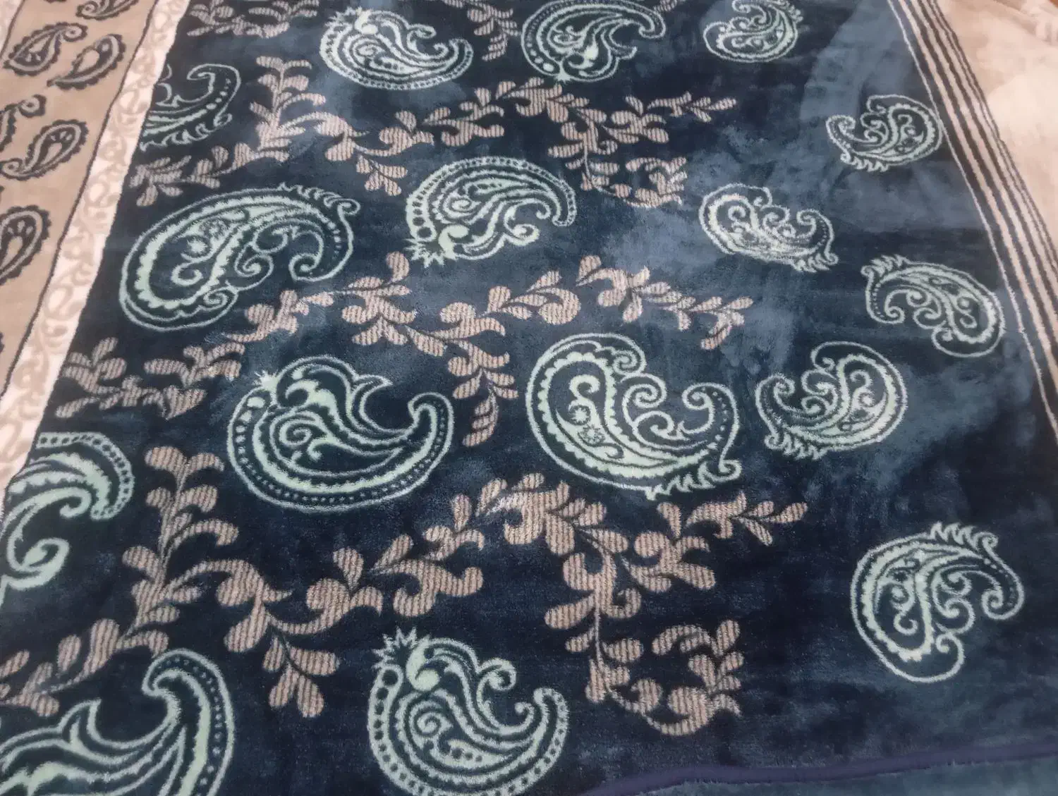 پتو یک نفره نونو مارک گلباف قیمت 1100|رختخواب، بالش، پتو|بیرجند, |دیوار