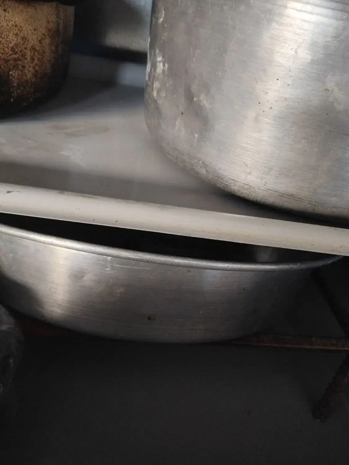 قابلمه وماهی تابه ویک عدد روروئک بچه|ظروف پخت‌وپز|گنبد کاووس, |دیوار