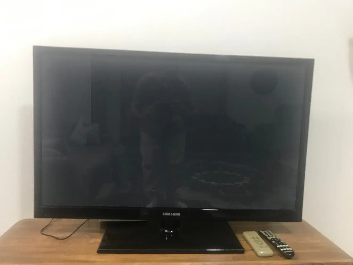 تلویزیون ۴۳اینج سالم بدونم خط خش|تلویزیون و پروژکتور|گرگان, |دیوار