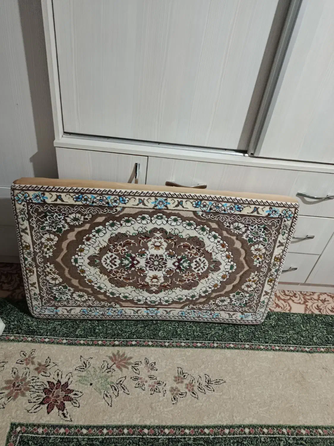 پشتی|پشتی|خرمدره, |دیوار