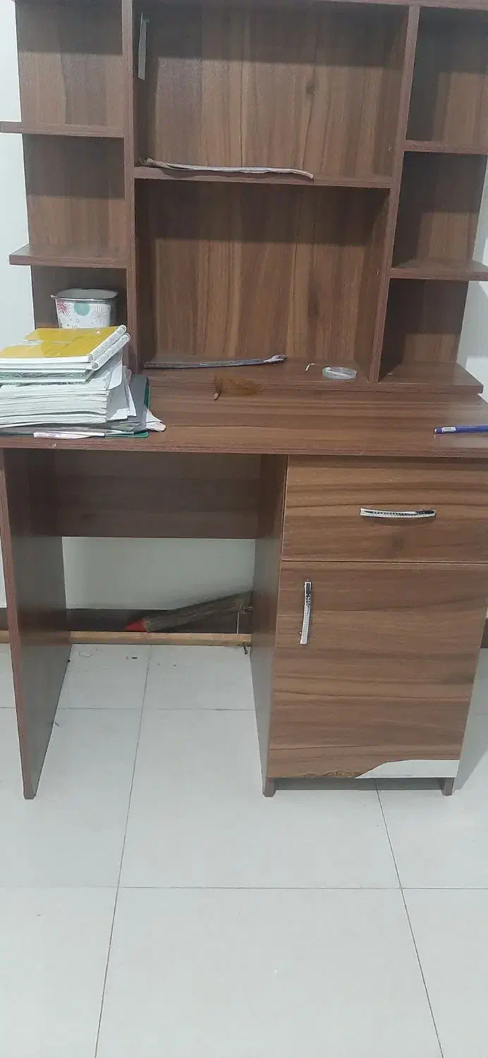 میز تحریر چوبی همراه با جاکتابی|میز تحریر و کامپیوتر|قائم‌شهر, |دیوار