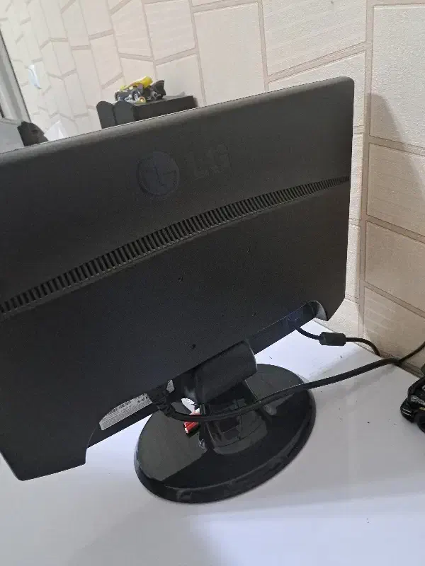 مانیتور ۱۸.۵ اینچ|قطعات و لوازم جانبی رایانه|کرمانشاه, |دیوار