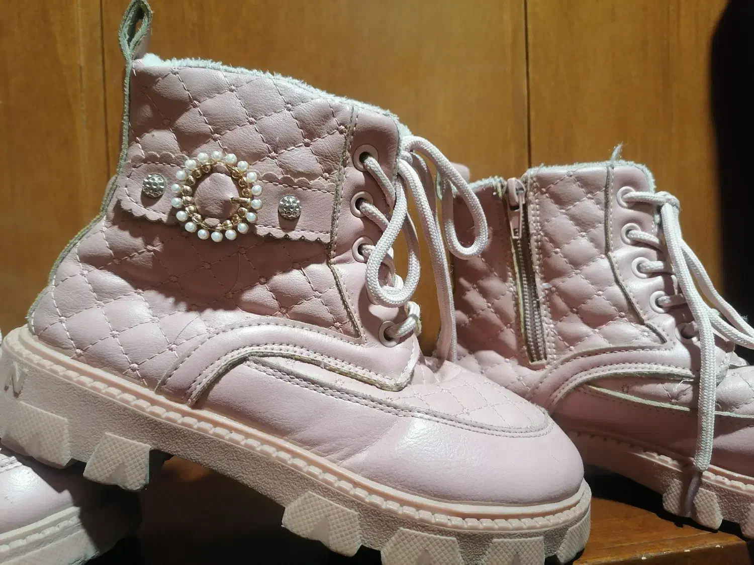 بوت و کفش بچه گانه|کیف، کفش، کمربند|برخوار, |دیوار