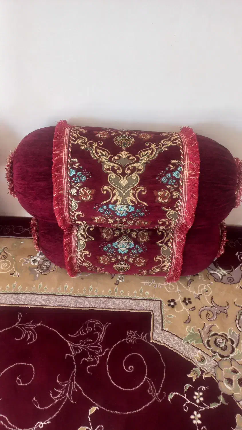 بالشت‌ها در حد خیلی نو|رختخواب، بالش، پتو|شیراز, شهرک قمشه|دیوار