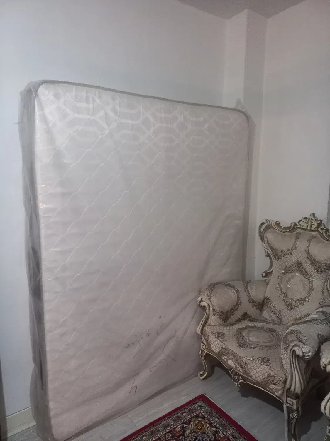 تشک|تشک تختخواب|فردیس, فردیس|دیوار