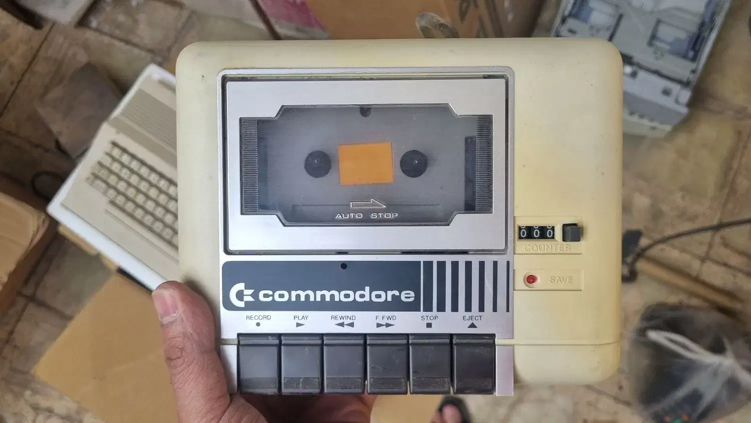 دستگاه کمودور ۶۴|کنسول، بازی ویدئویی و آنلاین|اصفهان, پوریای ولی|دیوار