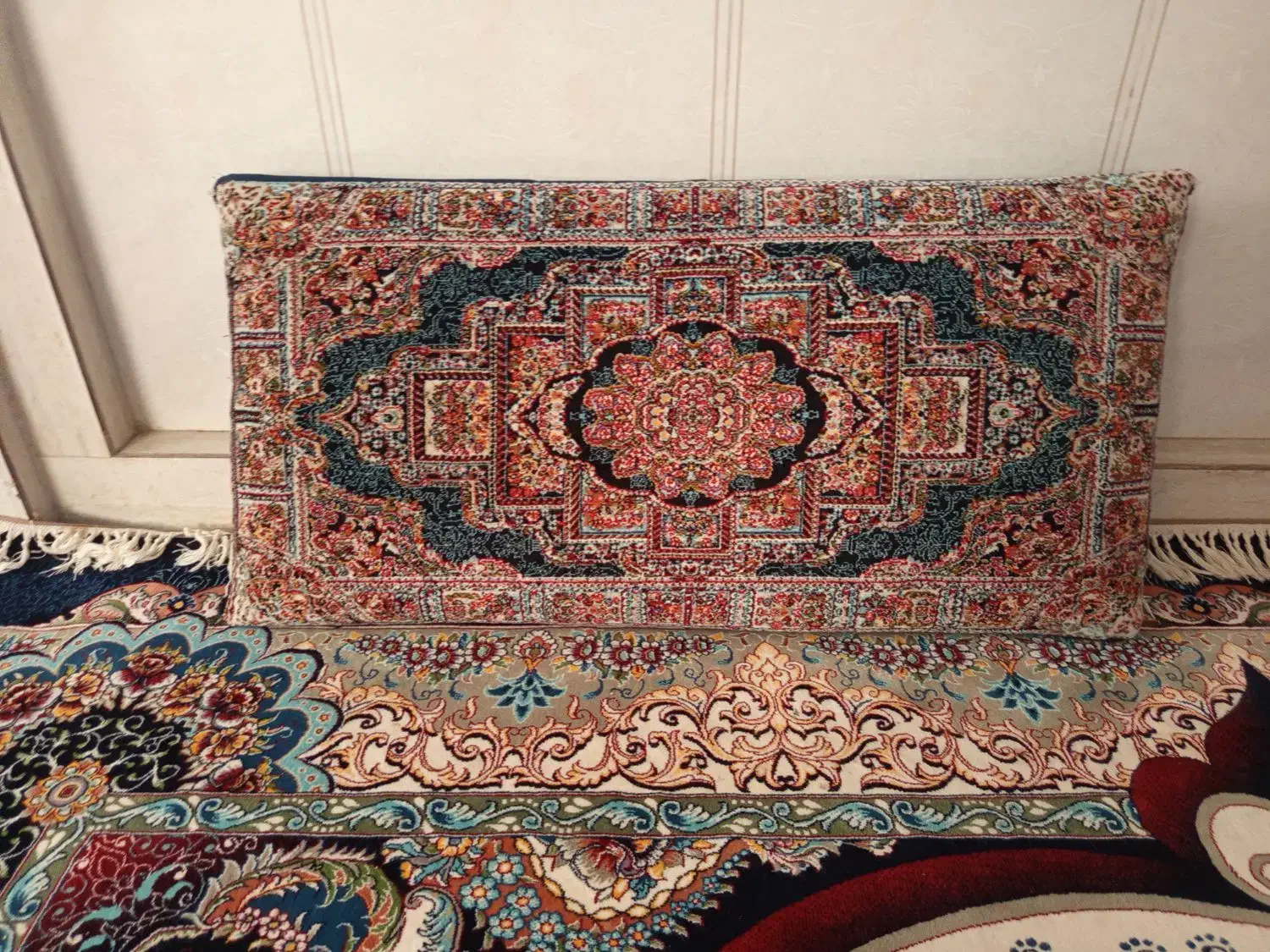 پشتی و چند تا وسایل دیگه|پشتی|تربتحیدریه, حاجی یار|دیوار