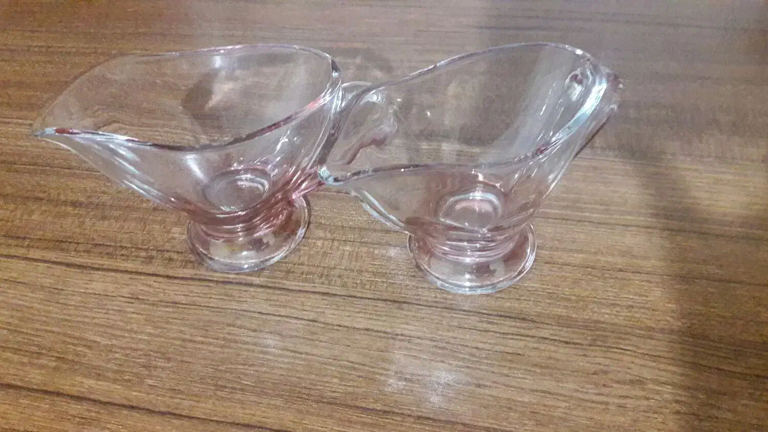 چند تکه ظرف  سالم|ظروف سرو و پذیرایی|صدرا-فارس, فاز ۱|دیوار