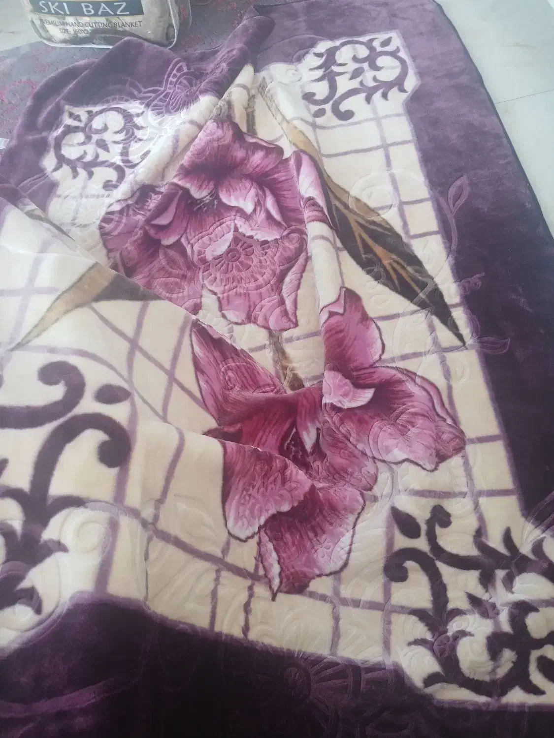 پتو یک نفره|رختخواب، بالش، پتو|بومهن, |دیوار